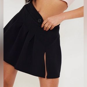 Black pleated tennis skirt
